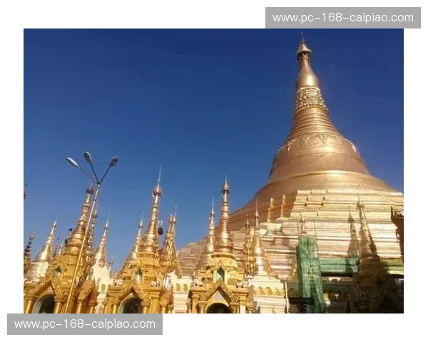 中南半岛的“双王”对决：当缅甸的佛光遇见柬埔寨的众神，谁才是灵魂的终点？